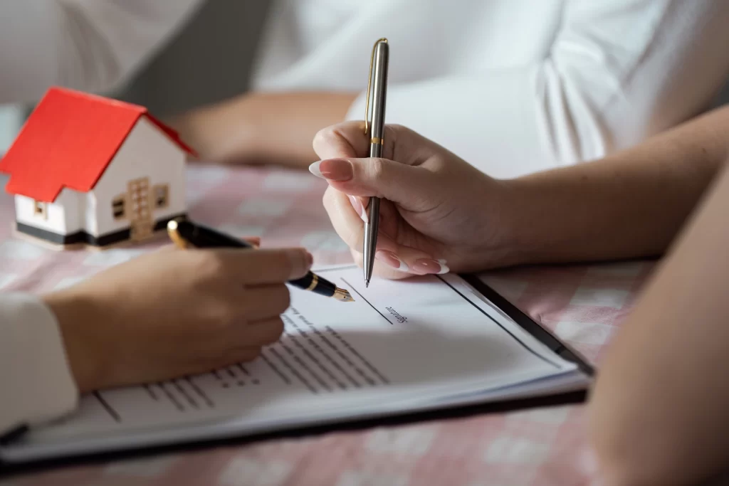 How to avoid fake property listings in Dubai and Sharjah by reviewing property documents before signing